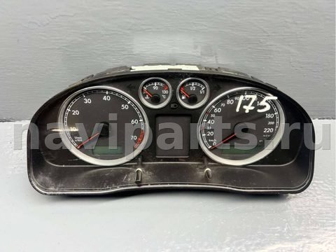 Новое Volkswagen Passat B5, 2003 г., OEM 3B0920809, арт. B73728490