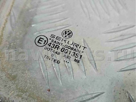 Стекло двери передней правой Volkswagen Golf, 1999 г., арт. 008838, фото 2