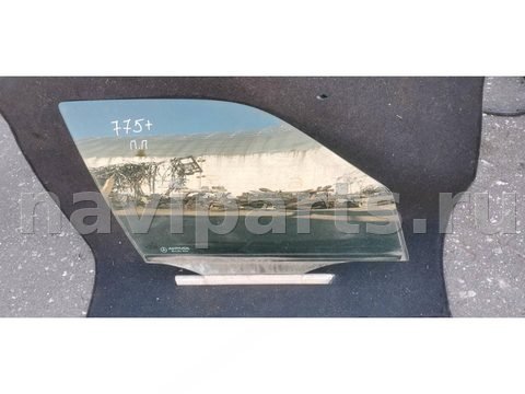 Стекло двери передней правой Mercedes C W202, 1998 г., арт. 31557