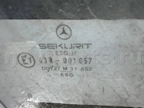 Стекло двери передней правой Mercedes E W124, 1992 г., арт. B93559869, фото 2