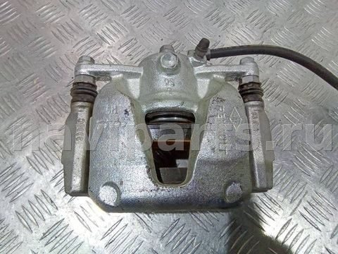 Суппорт передний левый Renault Megane, 2018 г., OEM 410109136R, арт. 2_28285