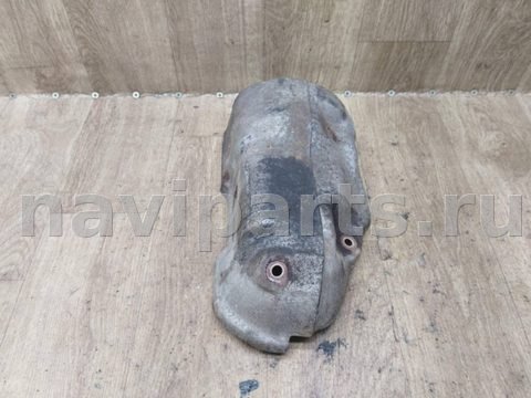 Тепловой экран глушителя Toyota Avensis, 2000 г., арт. 11797