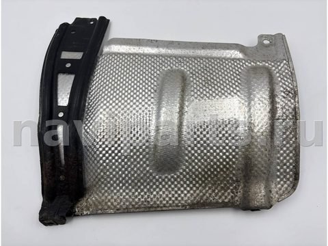 Тепловой экран глушителя Mercedes E W212, 2014 г., OEM A2126800122, арт. 566
