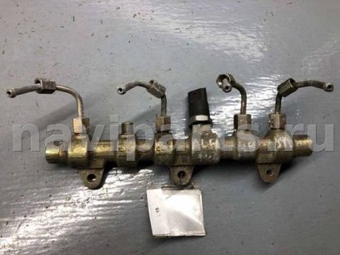 Топливная рампа Alfa Romeo 146, 1999 г., OEM 0445214012, арт. B39365
