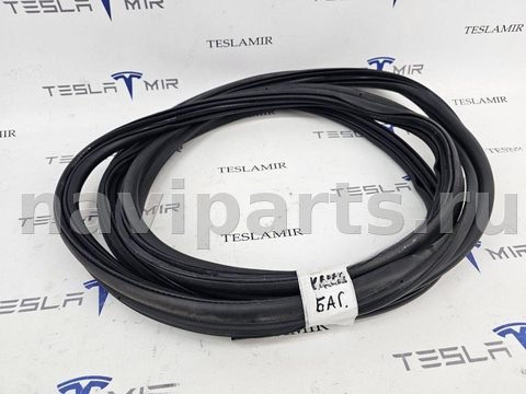 Уплотнитель багажника Tesla Model S, 2018 г., OEM 600958200, арт. 46156