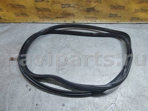Уплотнитель двери передней левой Volvo S60, 2000 г., арт. 152335