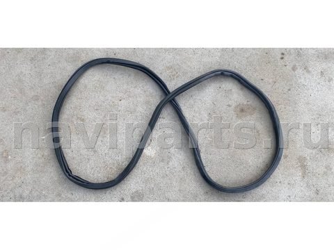 Уплотнитель двери передней левой BMW X5 G05, 2022 г., OEM 7428678, арт. 303-481