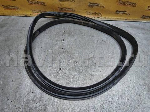Уплотнитель двери задней правой Volvo XC70, 2007 г., арт. 105126