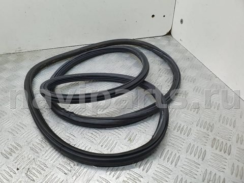 Уплотнитель двери задней правой Volkswagen Touareg, 2005 г., арт. 115143345