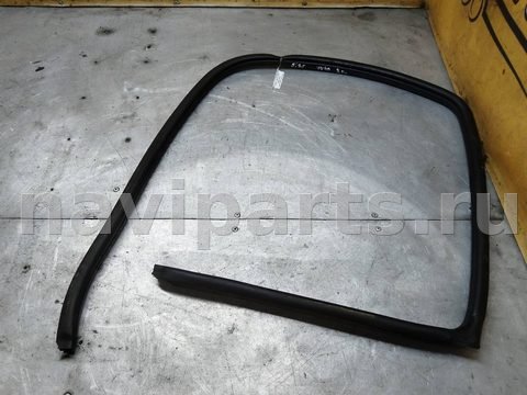 Уплотнитель двери задней правой Volvo V40, 2000 г., арт. 127574