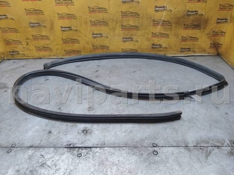 Уплотнитель двери задней правой Toyota Avensis, 2002 г., арт. 136203