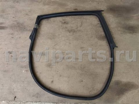 Уплотнитель двери задней правой Maserati Ghibli, 2018 г., OEM 670037335, арт. 18656