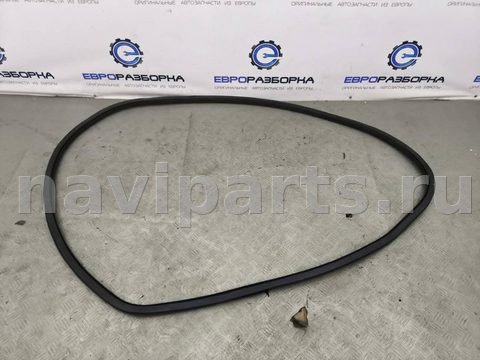 Уплотнитель двери задней правой Mercedes GLE W167, 2022 г., OEM A1676972500, арт. 40438