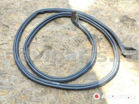 Уплотнитель двери задней правой Peugeot Partner, 2002 г., арт. 60141960