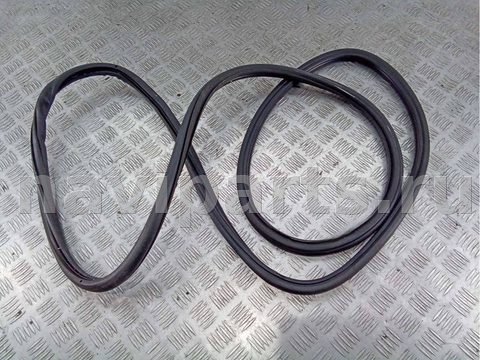 Уплотнитель двери задней правой Volkswagen Touareg, 2006 г., OEM 7L0839911D, арт. 74809624