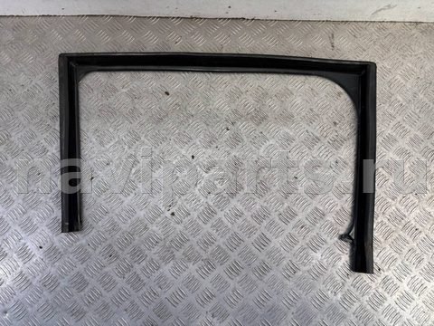 Уплотнитель двери задней правой Peugeot 5008, 2010 г., OEM 9683711280, арт. 92781607