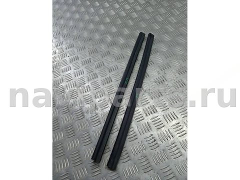 Уплотнитель капота BMW 5 E60/E61, 2006 г., арт. 108195002
