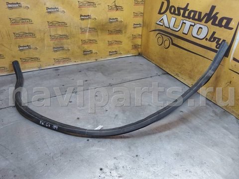 Уплотнитель капота Volkswagen Golf, 1997 г., арт. 120939