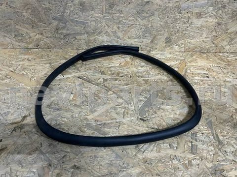Уплотнитель капота Porsche Panamera, 2020 г., OEM 971833727A, арт. 2503192