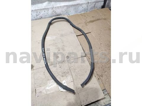 Уплотнитель капота Volkswagen Passat B5, 1999 г., арт. 94155957