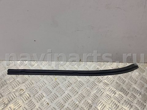 Уплотнитель капота Audi A6 C4, 1996 г., арт. 97029687