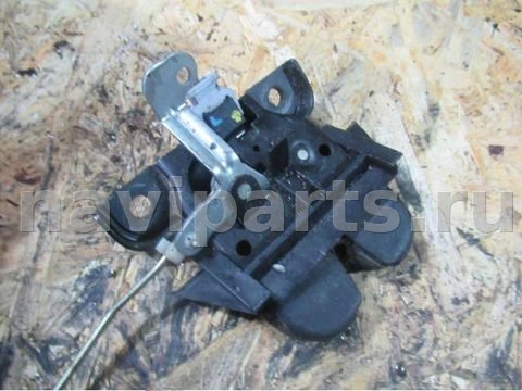Замок багажника Audi A4, 1998 г., OEM 8d9827505a, арт. 0057441
