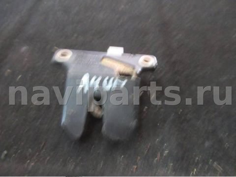 Замок багажника Audi A4, 1996 г., OEM 8d5827505, арт. 0064317