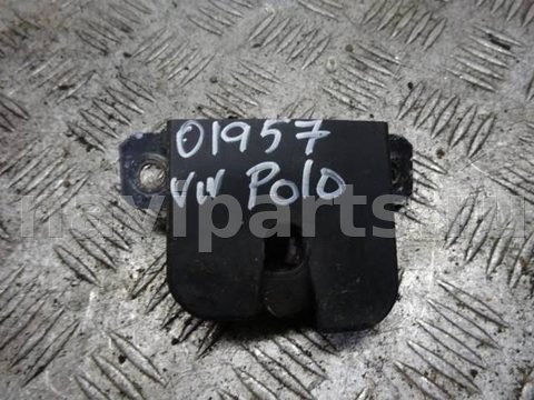 Новое Volkswagen Polo, 2004 г., OEM 3b9827505b, арт. 0182439
