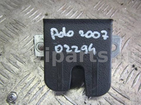 Замок багажника Volkswagen Polo, 2007 г., OEM 6q6827505e, арт. 0196391
