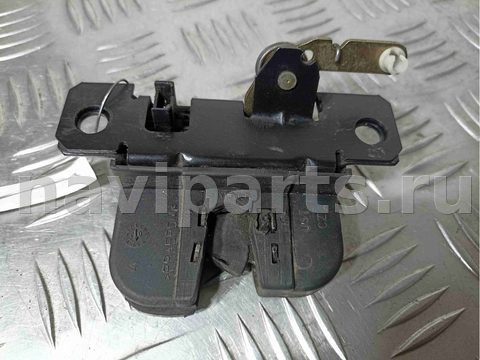 Замок багажника Volkswagen Passat, 2003 г., OEM 3b827505e, арт. 024186
