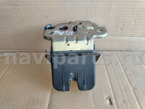 Новое Audi A8, 2011 г., OEM 4H0827505, арт. 17089.H2746