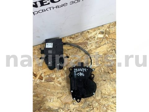 Замок багажника Land-Rover Range Rover L405, 2016 г., OEM CPLA442A66AE, арт. 27548