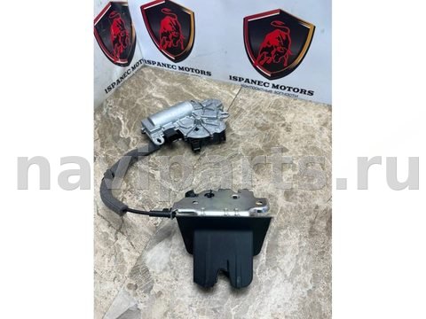 Новое Audi RS Q8 4M, 2022 г., OEM 4M0827506D, арт. 42714