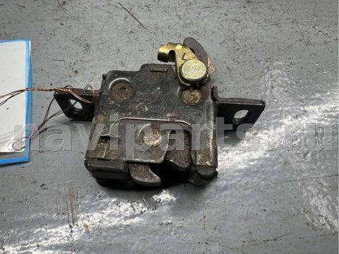 Новое Audi 80 B4, 1993 г., OEM 4A9827505C, арт. B85957562