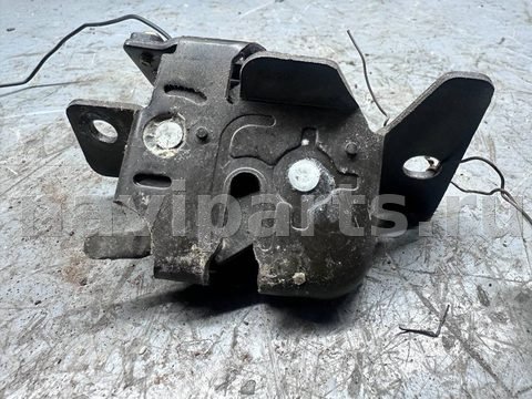 Новое Mazda 323, 1996 г., арт. B93531873