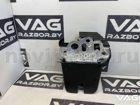Новое Volkswagen Jetta, 2012 г., OEM 5C6827505D, арт. BVR07052