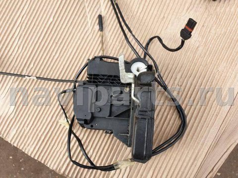 Замок двери передней левой Mercedes C W203, 2002 г., арт. 37460309