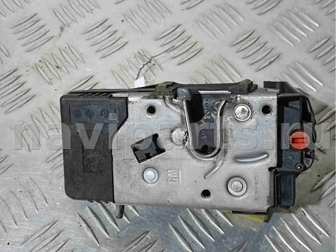 Замок двери задней левой Opel Vectra, 2004 г., OEM 13157758, арт. 010770