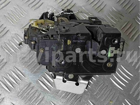 Замок двери задней левой Audi A6, 2002 г., OEM 4b0839015g, арт. 012046