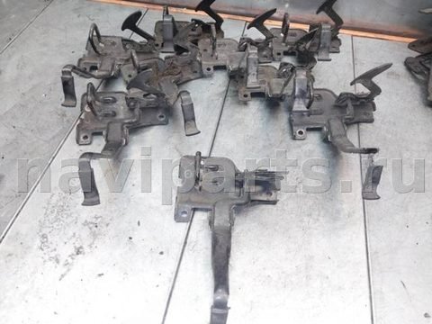Замок капота Audi A4 B6, 2004 г., OEM 8E0823480D, арт. Zakap63g0