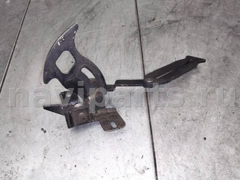 Замок капота Audi 100, 1993 г., OEM 4A0823480A, арт. Zakap87g0