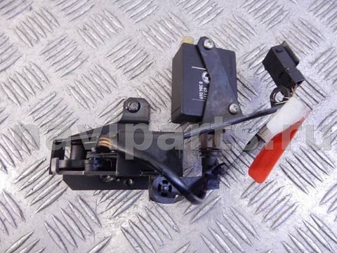 Замок стекла двери багажника BMW 5 E39, 1999 г., OEM 51248238469, арт. 14483288