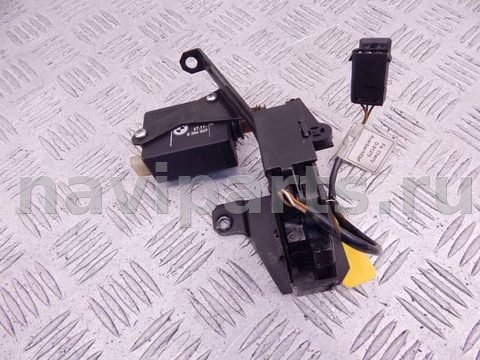 Замок стекла двери багажника BMW 5 E39, 1999 г., OEM 51248238469, арт. 18025142, фото 2