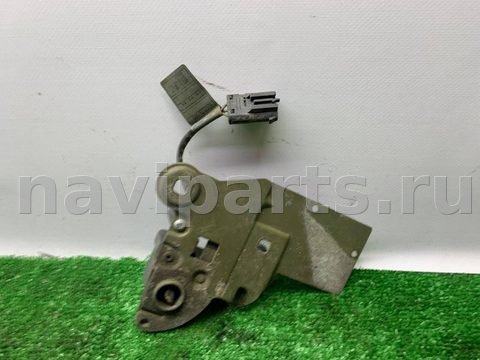 Замок стекла двери багажника BMW 5 E34, 1990 г., OEM 8120419, арт. 190309