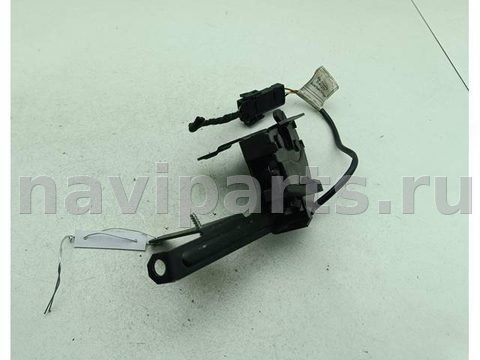 Новое BMW 5 E39, 1995 г., OEM 8238469, арт. 54984471