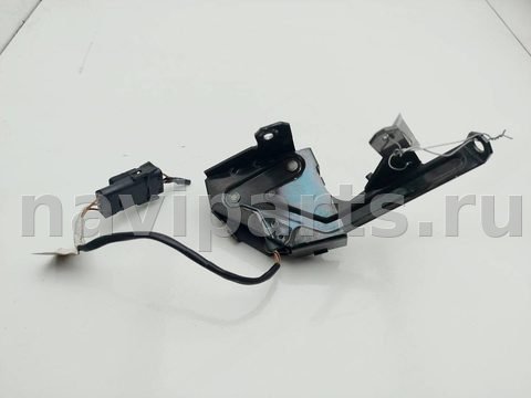 Новое BMW 5 E39, 1995 г., OEM 8238469, арт. 55257863