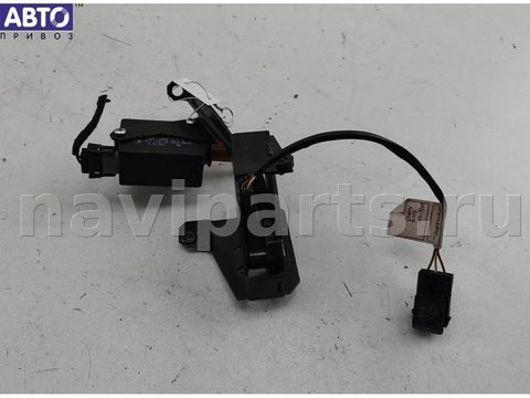 Замок стекла двери багажника BMW 5 E39, 1995 г., OEM 8238469, арт. 55339511