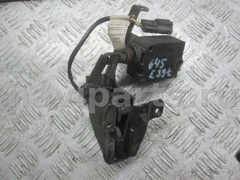 Замок стекла двери багажника BMW 5 E39, 2002 г., OEM 8381137, арт. 66049464
