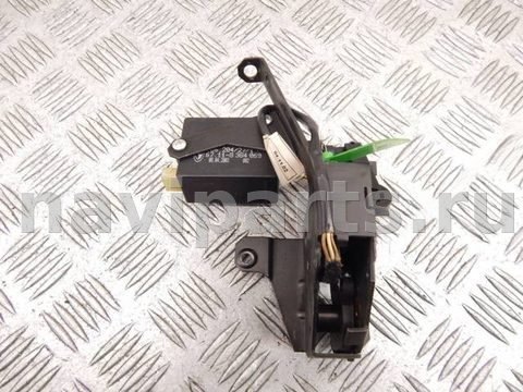 Замок стекла двери багажника BMW 5 E39, 2003 г., OEM 51248238469, арт. 8047130