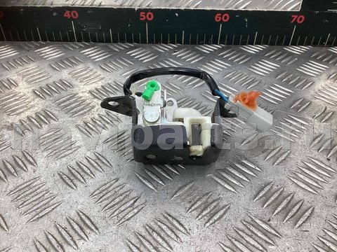 Замок стекла двери багажника Honda CR-V, 2004 г., OEM 74805S9A003, арт. A833588